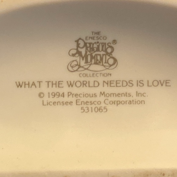 Precious Moments "What the World Needs is Love" Figurine 1994 🔹 - Picture 4 of 6